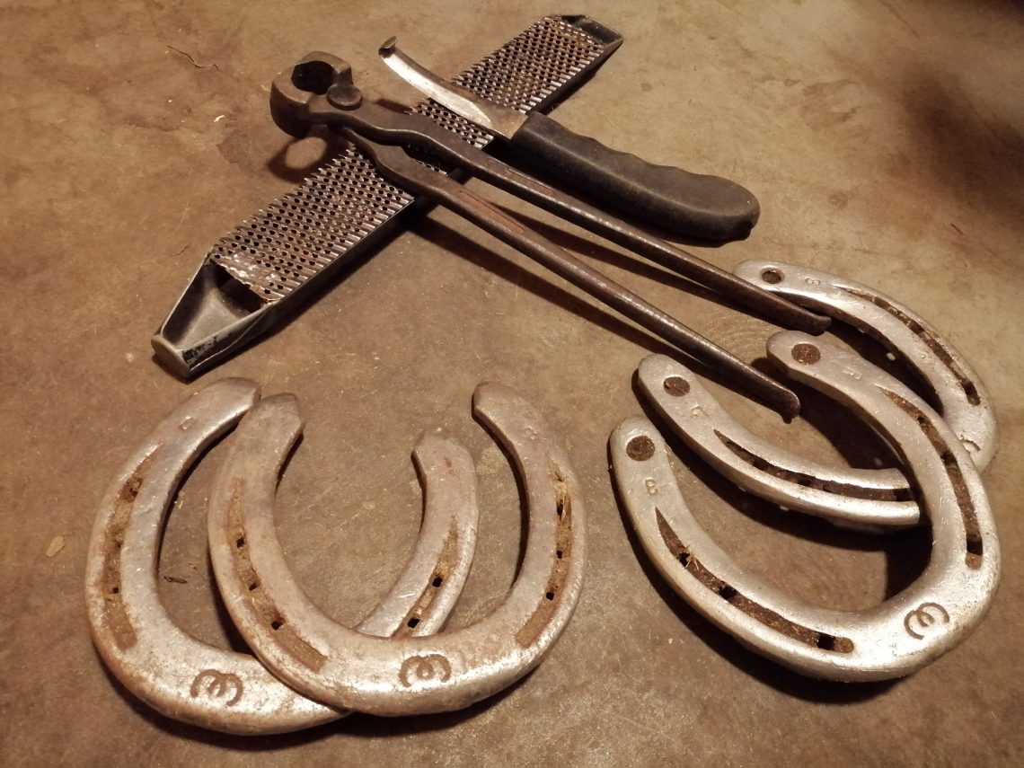 Hestesko og smede værktøj