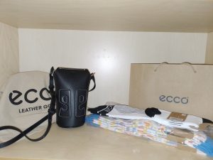Taske og strømper fra ECCO